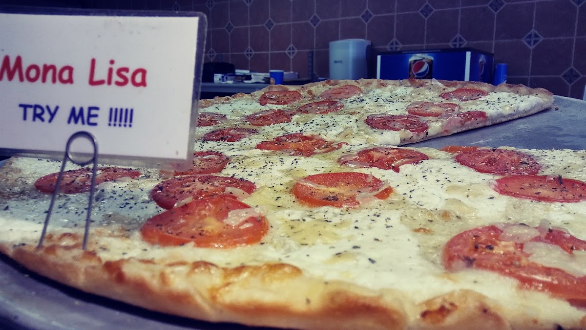 Classic Pepperoni Pie